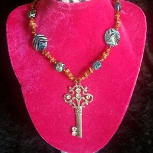 Necklace plus airings